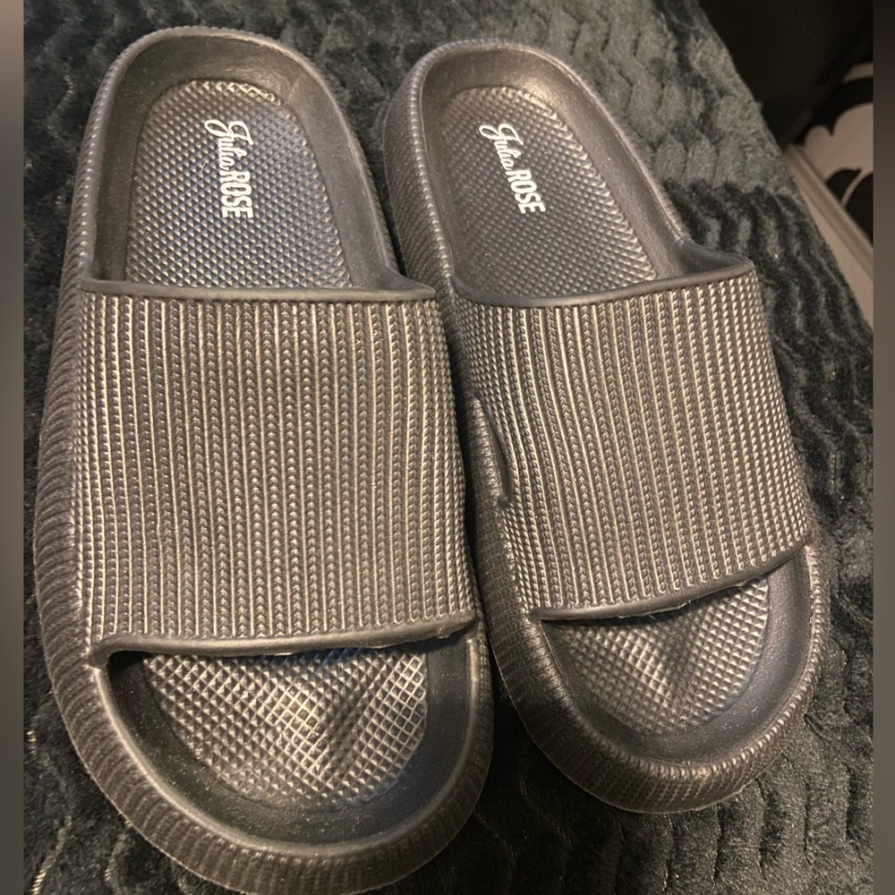 Julia Rose Black Slide Sandals, brand new L/XL